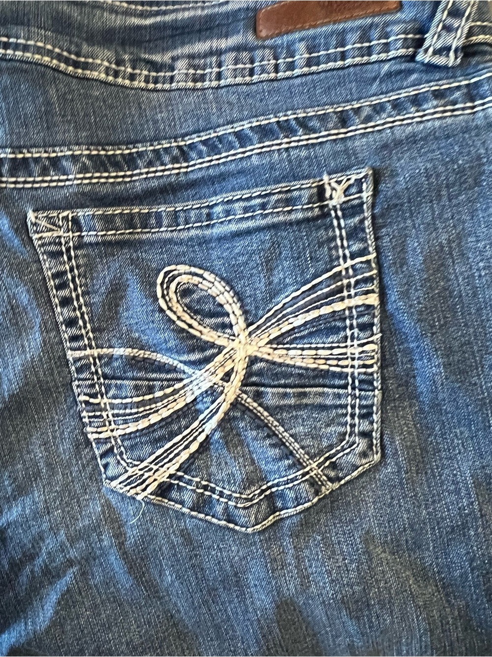 Wallflower Women's Medium Blue Bootcut Jeans - Picture 7 of 8